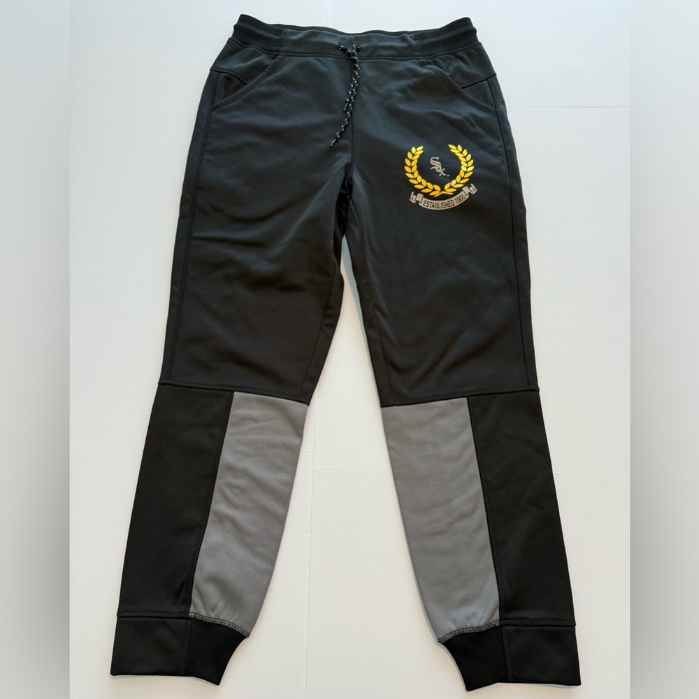 New Without Tags Men’s New Era Chicago White Sox Gold Leaf Joggers, Size Large